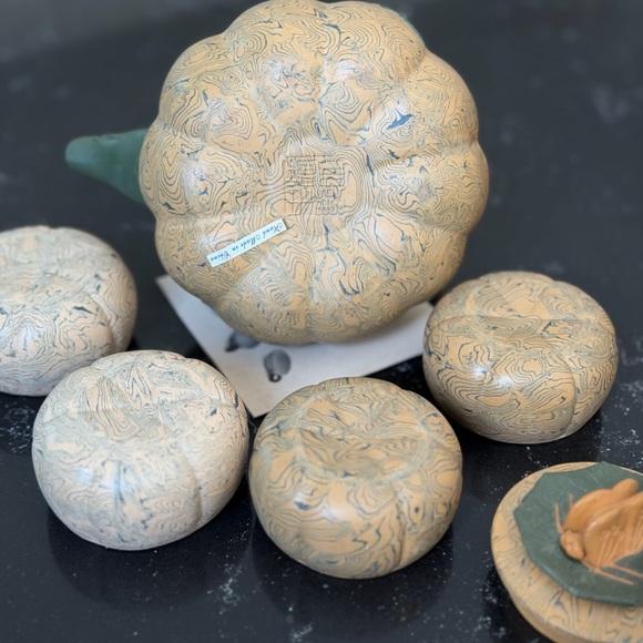 Yixing Pumpkin Teapot with Cups - Picture 4 of 4